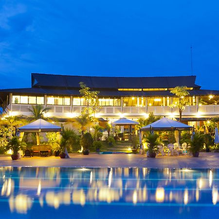 Cambodian Country Club Hotel Phnom Penh Exterior photo